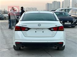 نيسان ألتيما